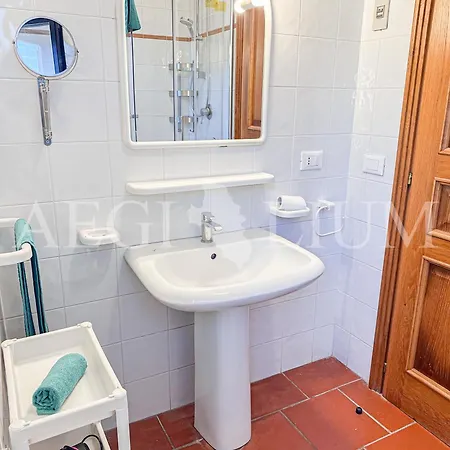 Appartamento Giglio Blu 5 *